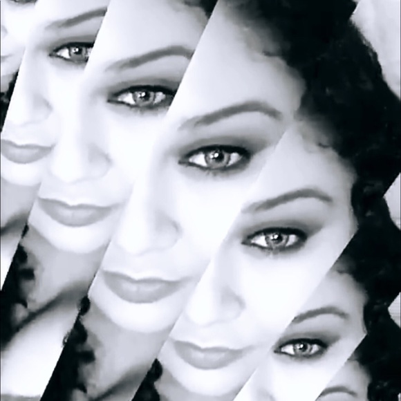 Meet your Posher, Jessica - Picture 2 of 2